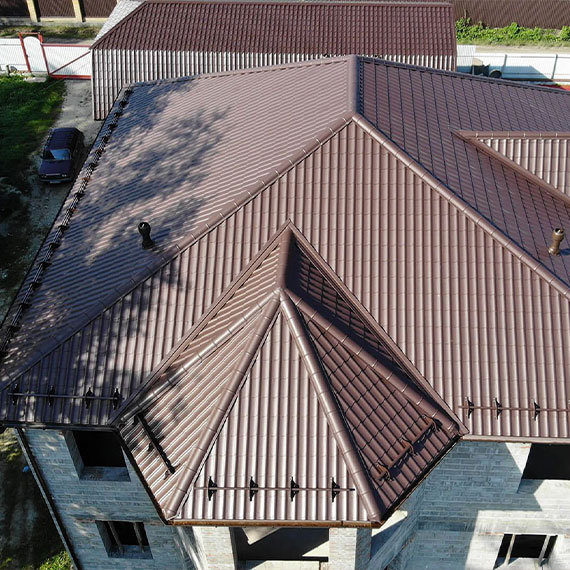 Монтаж сложной крыши и кровли в Гдове и Псковской области